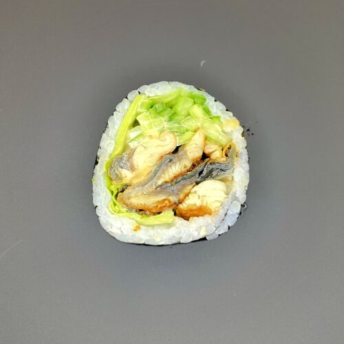 Unagi ( sałata, spicy majo, ogórek, sansho, węgorz w tempurze)